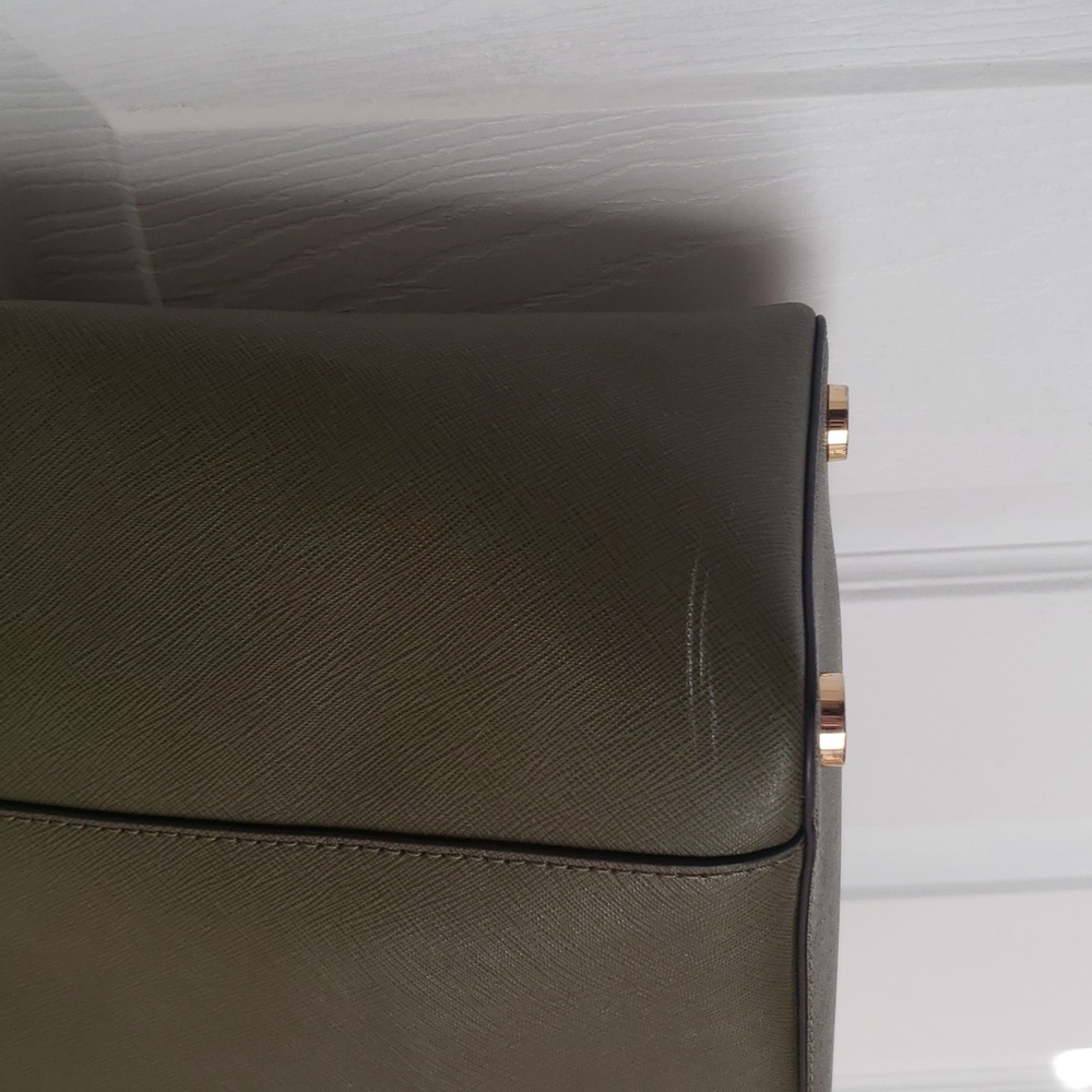 Michael Kors Green Tote Bag - EUC #143B - Picture 5 of 9